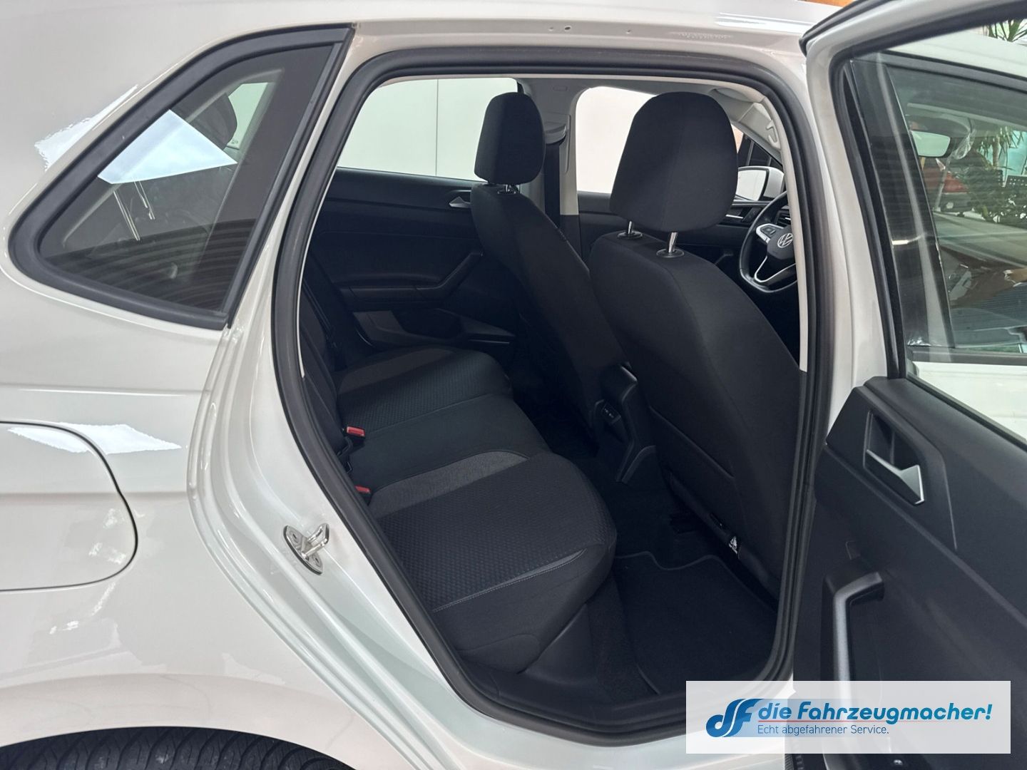 Fahrzeugabbildung Volkswagen Polo VI Life 1.0 TSI EU6d Navi Digitales Cockpit