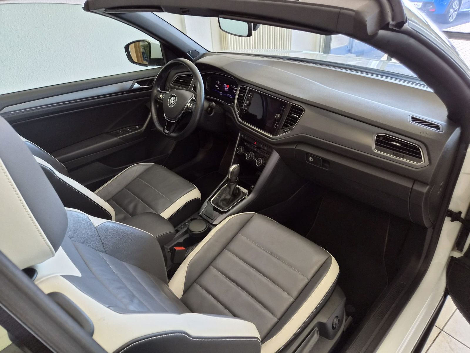 Fahrzeugabbildung Volkswagen T-Roc Cabriolet Style/KLIMA/SCHECKHEFT