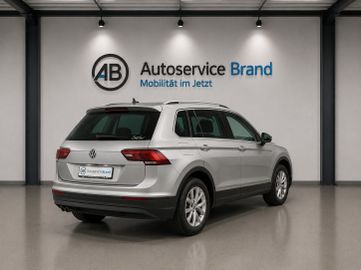 Volkswagen Tiguan - 4