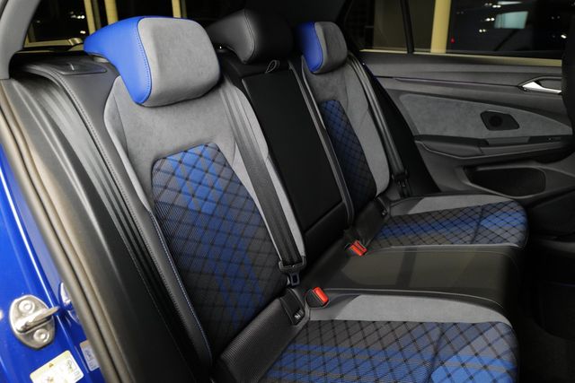 Volkswagen Golf VIII R 4Motion AHK Pano Carbon HKardon 360°