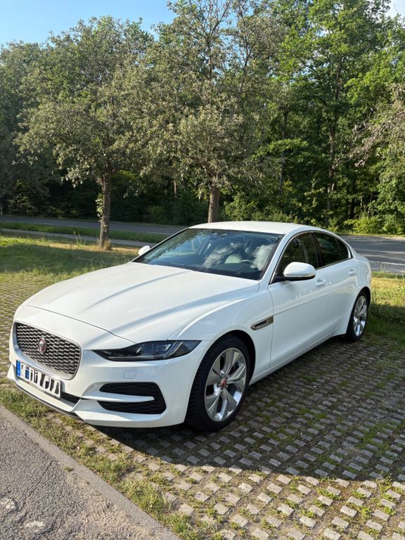 Image of Jaguar XE