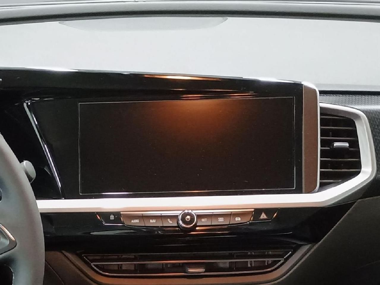Fahrzeugabbildung Opel Grandland 1.2T GS  AT8 - Navi, 360°Kamera, Nebel