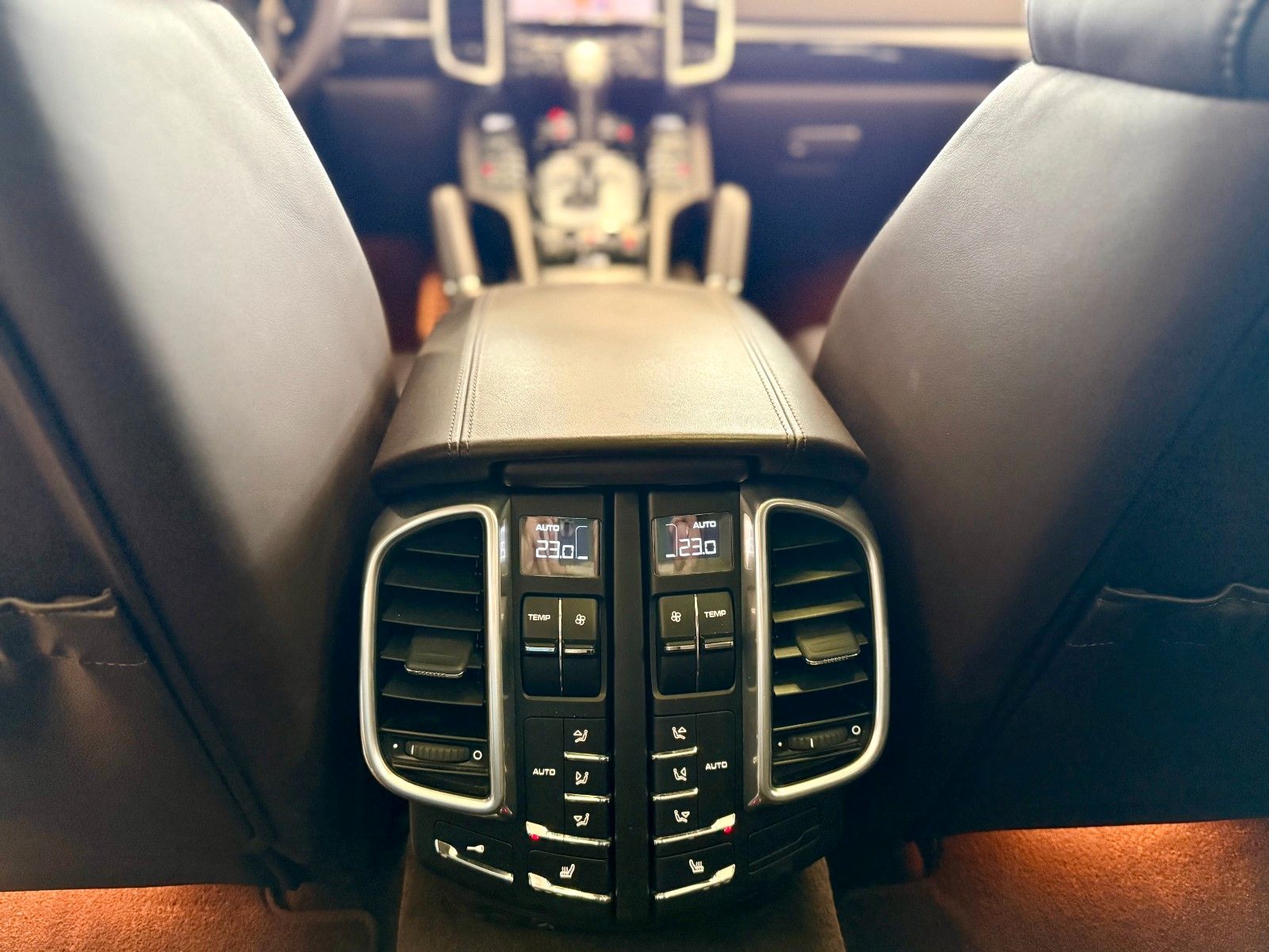 Fahrzeugabbildung Porsche Cayenne Turbo Luftfederung/ Panorama/AHK/21Zoll