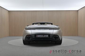 2024 Aston Martin DB12 照片 3