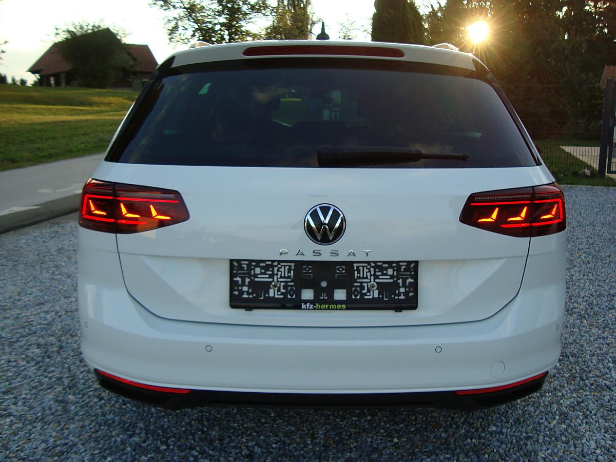 Volkswagen Passat Variant Elegance 2,0 TDI DSG 1-Hand IQ...