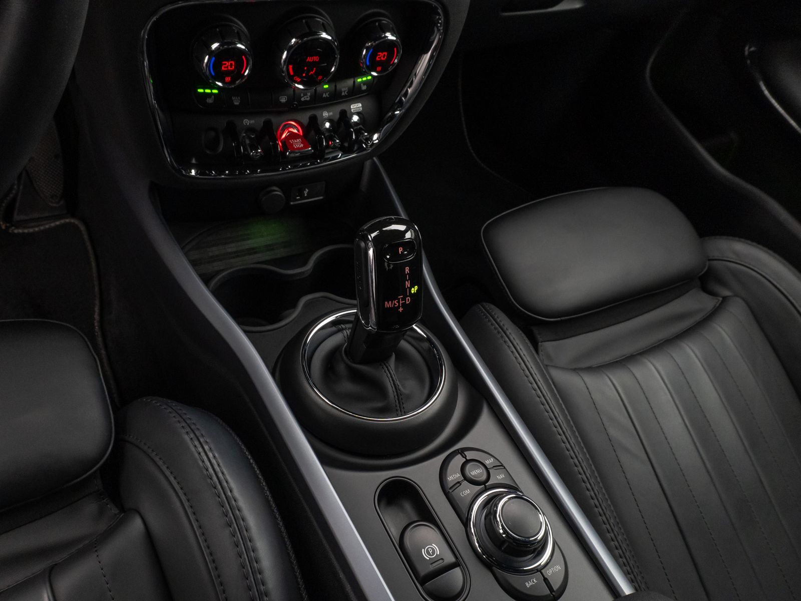 Fahrzeugabbildung MINI Cooper S Clubman Yours Trim Kamera DAB Komfort