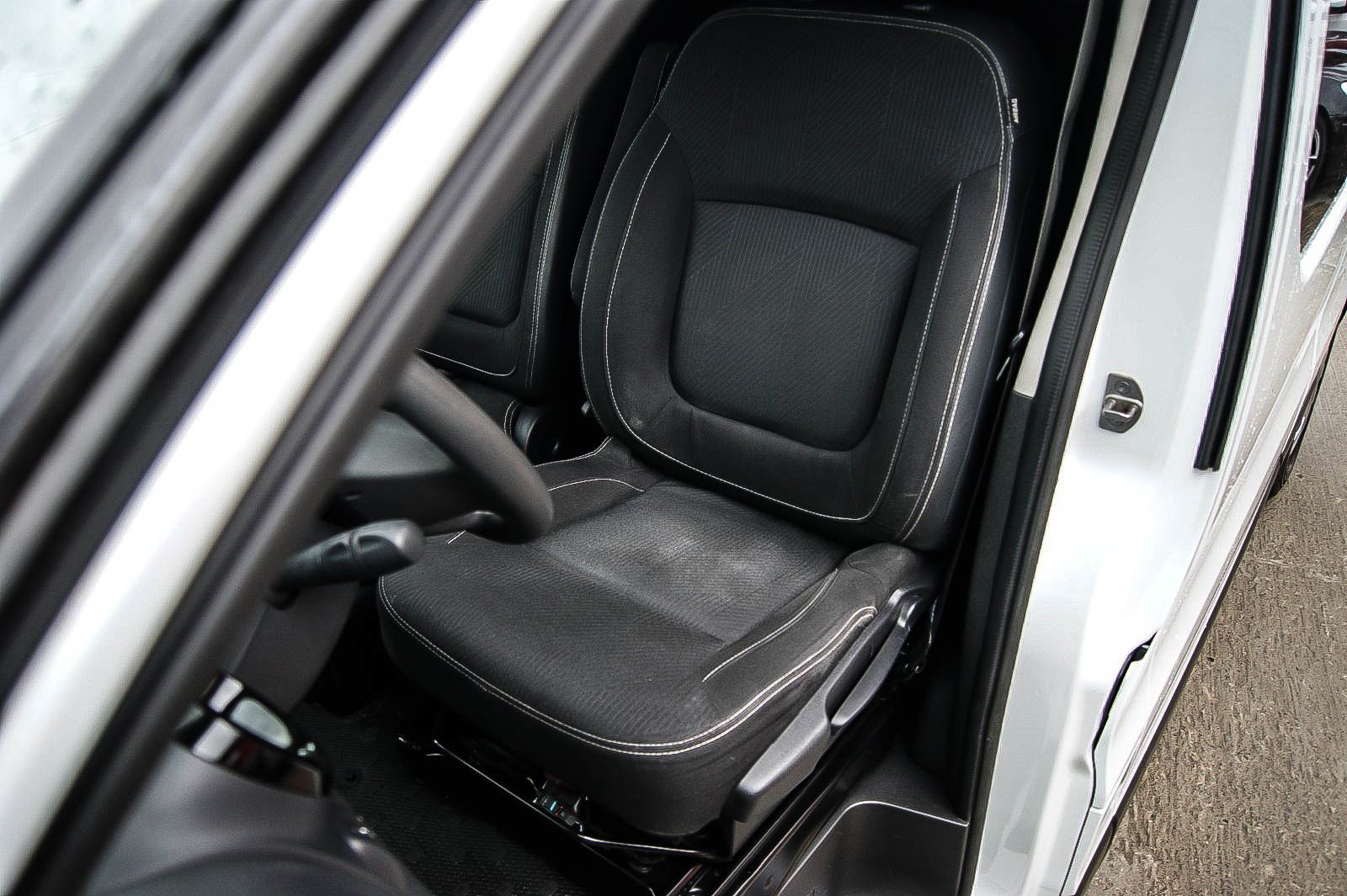 Fahrzeugabbildung Nissan NV300 MIXTO Family L2H1 NAVI KAMERA 6-Sitze