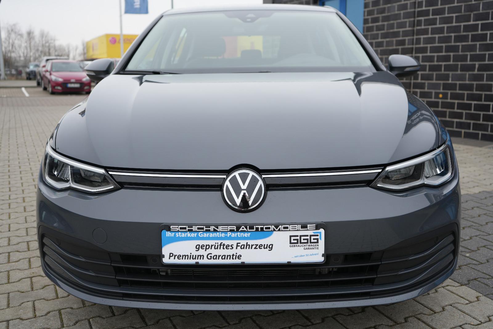 Volkswagen Golf TSI NAVI ACC LED Keyless KAMERA LHZ SITZH.