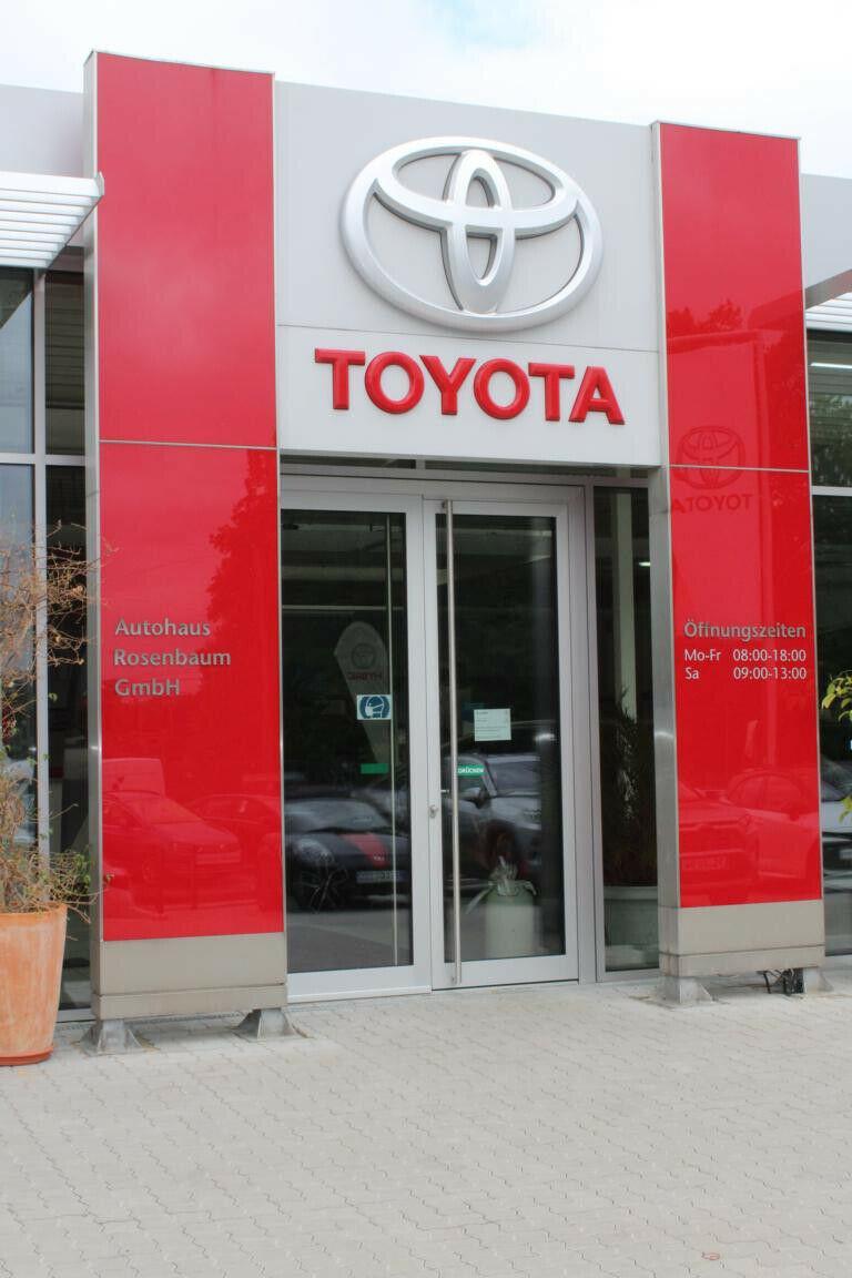 showroom-image-top