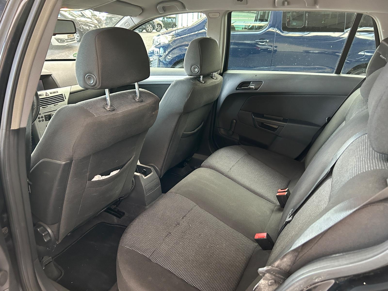 Opel Astra 2005 — photo 9