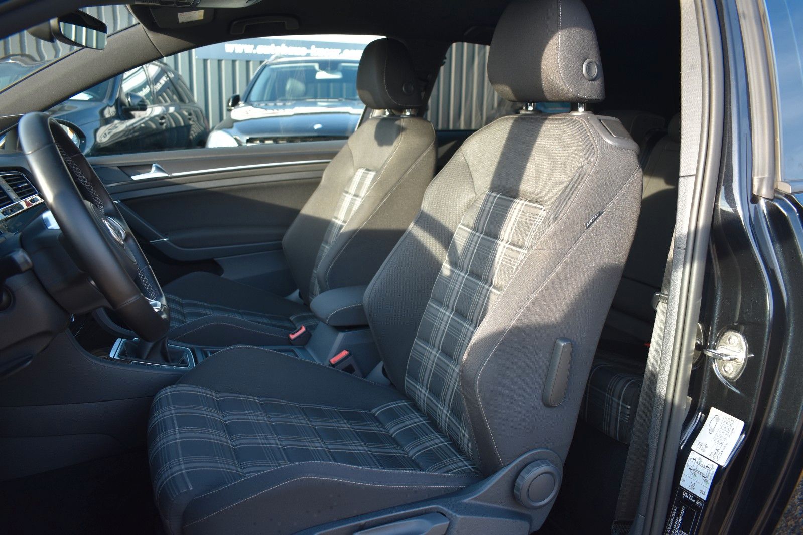 Fahrzeugabbildung Volkswagen Golf VII Lim. GTD BMT/Start-Stopp DYNAUDIO