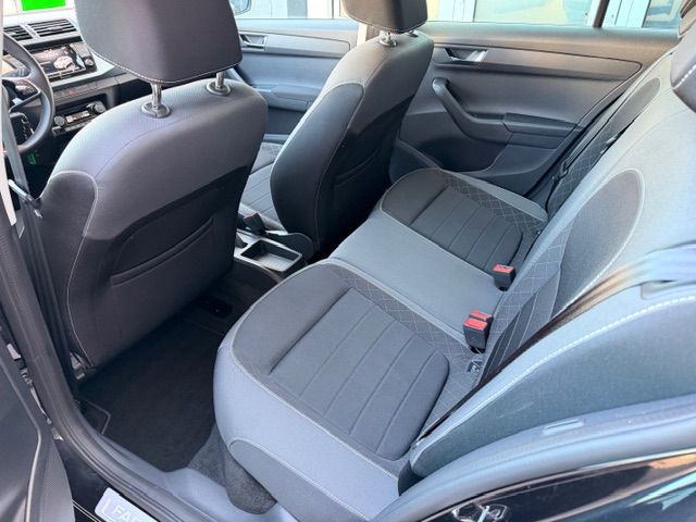 Fabia Combi Ambition AHK;PDC;CLIMATRONIC