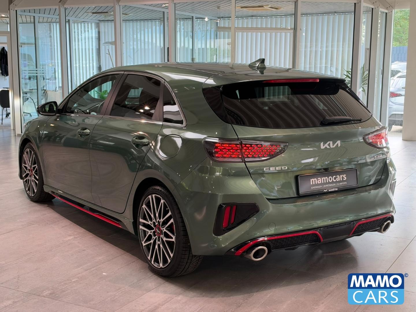Kia Ceed GT 1.6 T-GDI ACC/BLIS/JBL/4xSHZ/LHZ/CAM/MEM