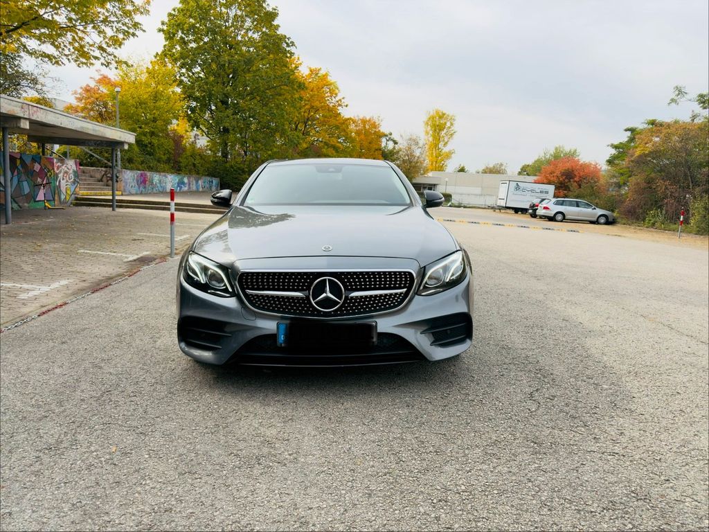 Image of Mercedes-Benz E 220