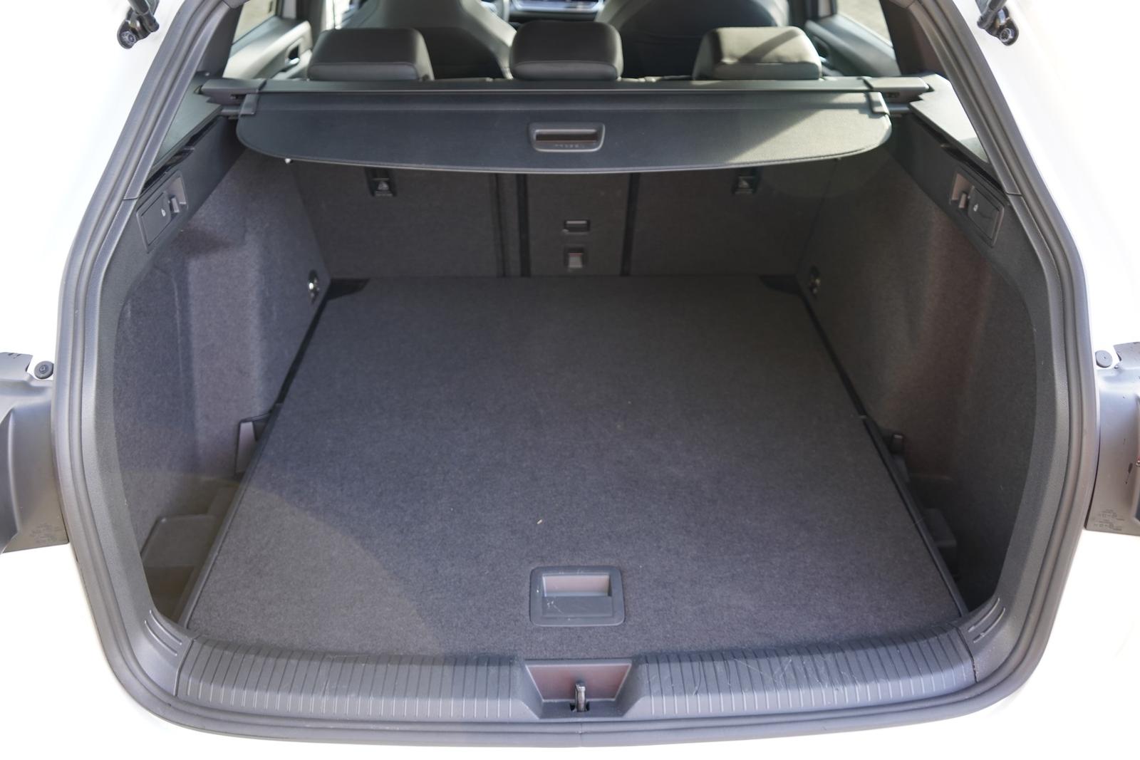 Volkswagen Golf VIII Variant 1.5 eTSI R-Line DSG LED Kamera, миниатюра 27