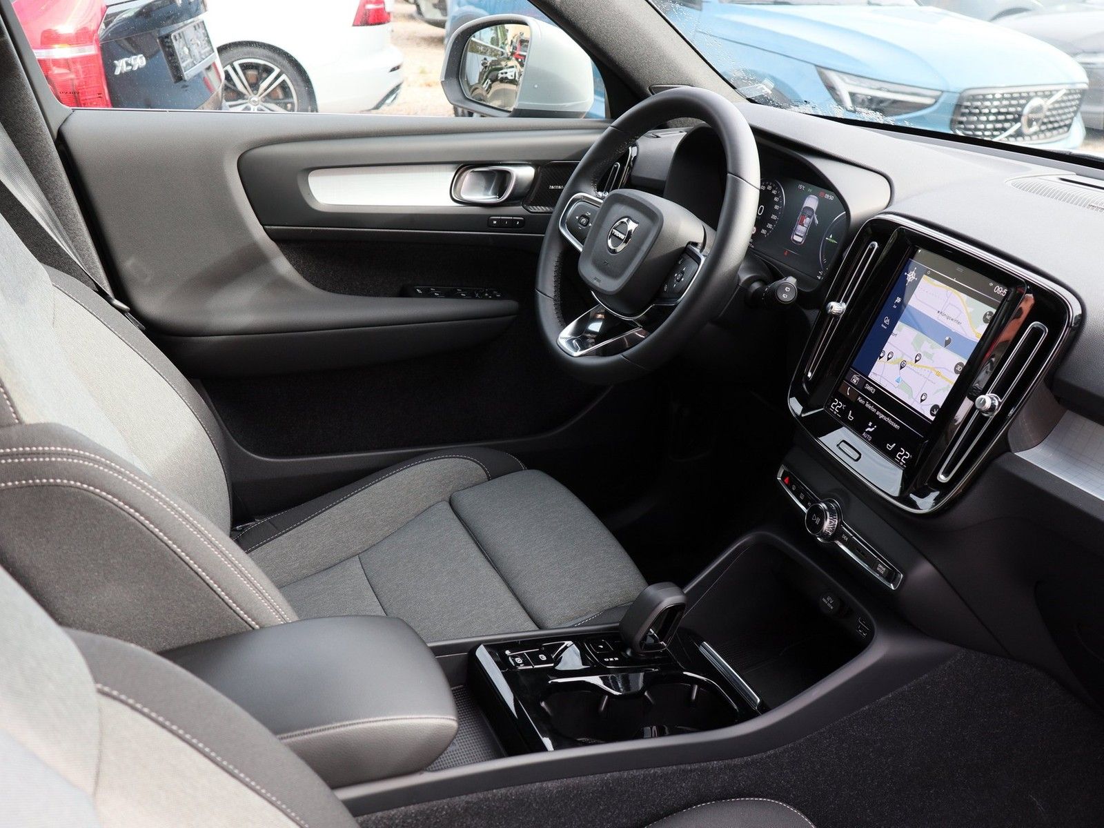 Volvo XC40 T4 Plus Bright Recharge Plug-In Hybrid Navi imagem 3