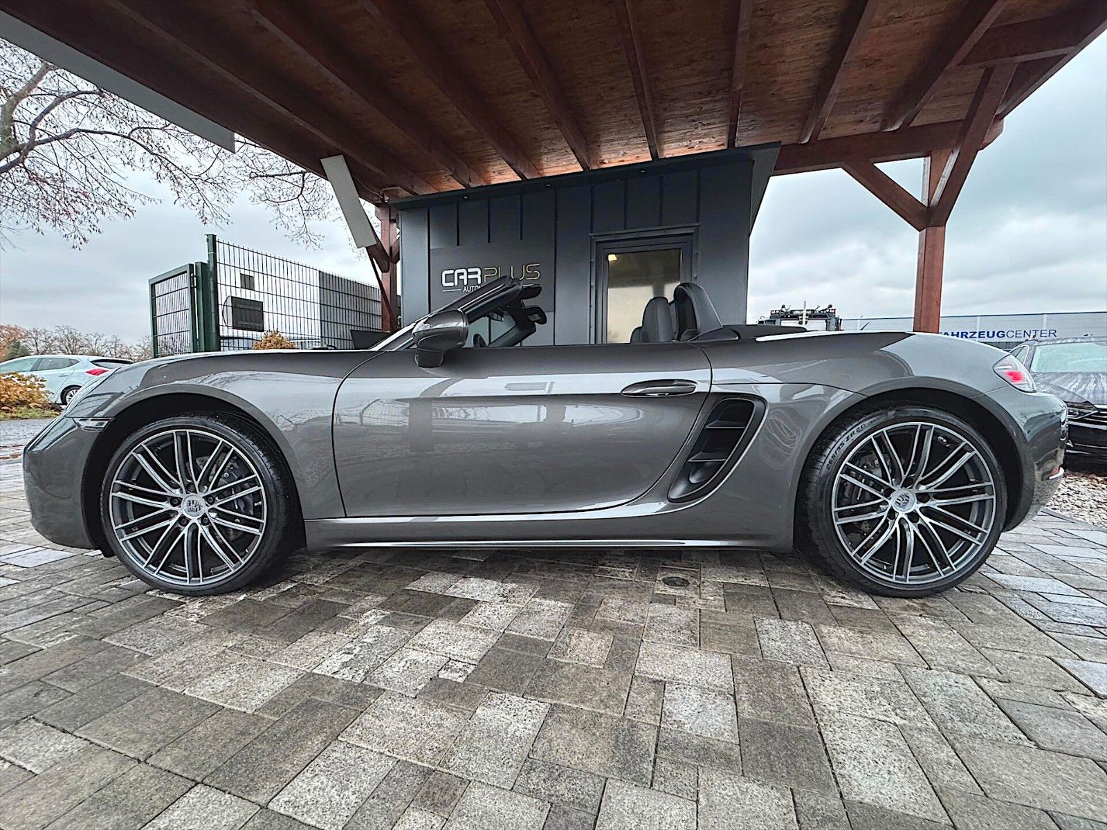 Fahrzeugabbildung Porsche 718 Boxster Sport-Design *20 Zoll Turbo*LED*DAB*