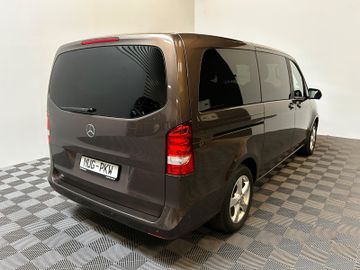 Mercedes V 220 - 4