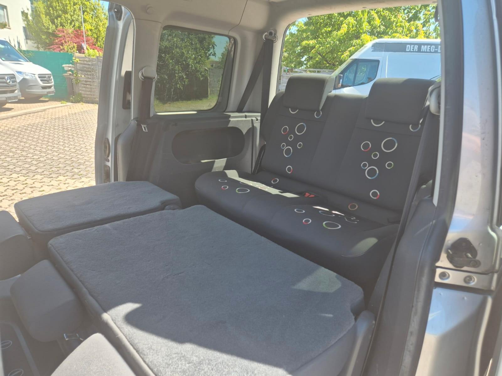 Volkswagen Caddy Roncalli Trendline 7 Sitzer " Benziner "