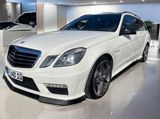 Mercedes-Benz E 63 AMG V8 Schiebedach Navi Kamera Sitzheizung - Mercedes-Benz E 63 AMG aus 2011