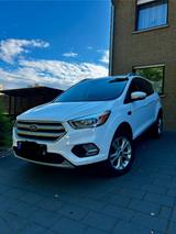 Ford Kuga 1,5 EcoBoost 2x4 110kW SYNC Edition SYN... - Ford Kuga: Sync Edition