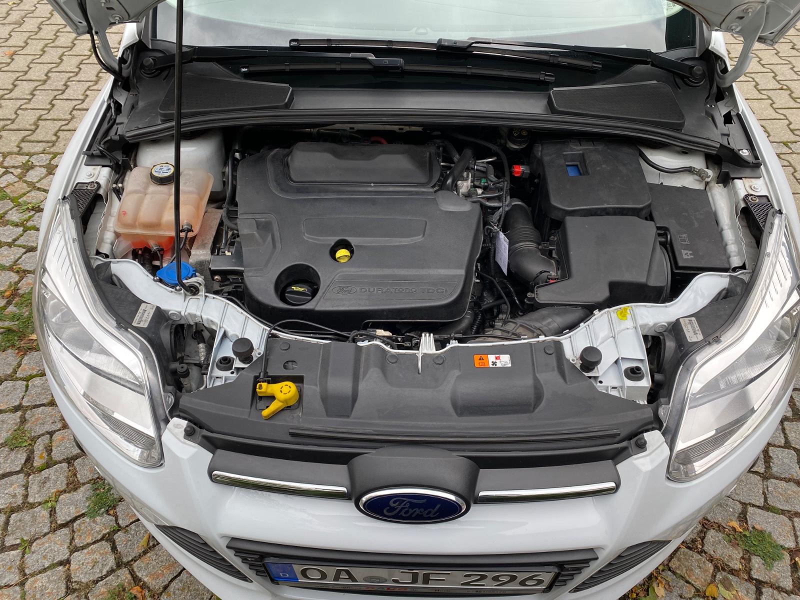 Ford Focus 2014 — фото 12