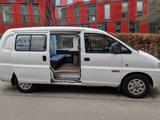Hyundai H1 Camper mit Panoramadach, wie T4, TÜV 06/26 - weiße Hyundai H-1 Starex