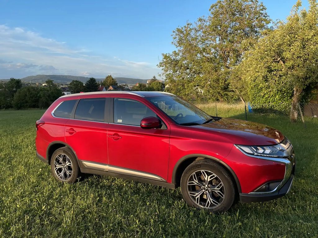 Image of Mitsubishi Outlander