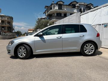Volkswagen Golf - 6