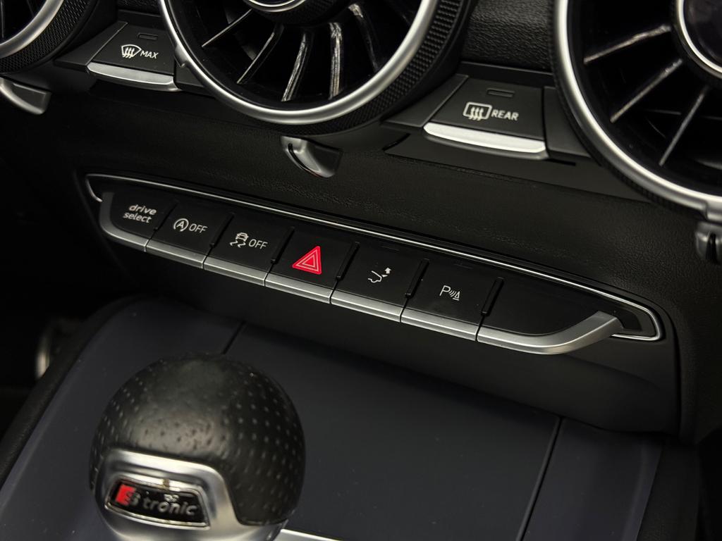 Audi TT Roadster 2.0 TFSI quattro S Line, Foto 42 von 49