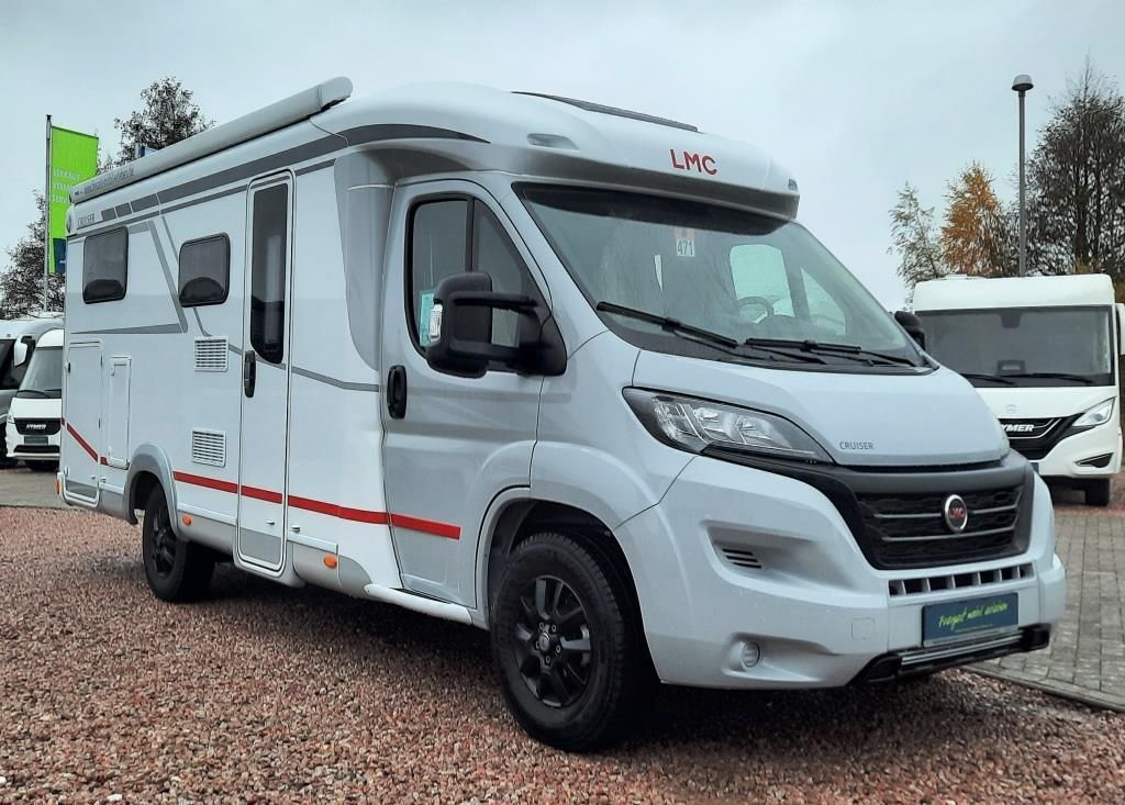 Fahrzeugabbildung LMC Cruiser V 646 G Solar/Rüfa/Sat/TV