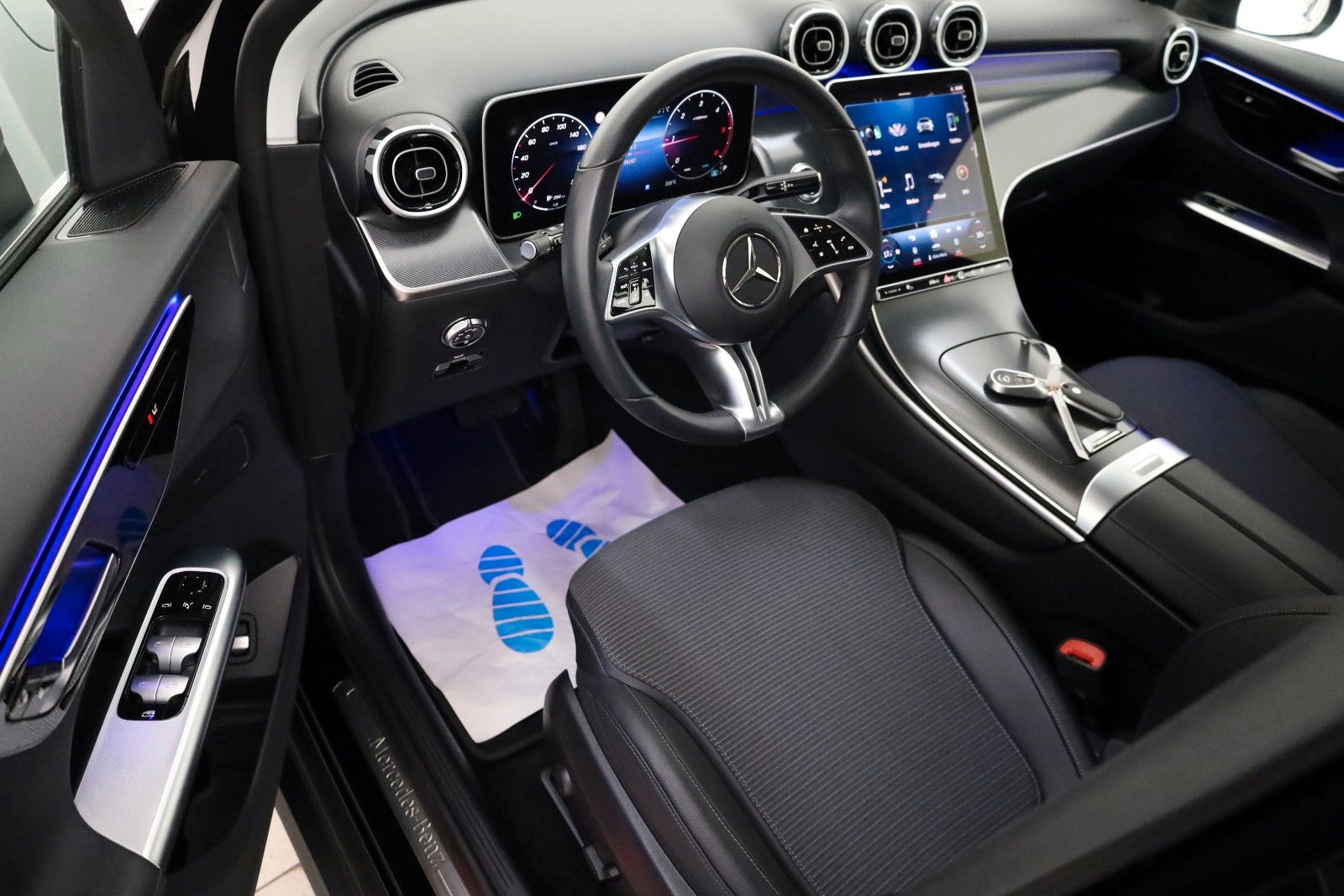 Fahrzeugabbildung Mercedes-Benz GLC 220d 4M,Avantgarde,Navi,LED,ParkPak,Apple,WR