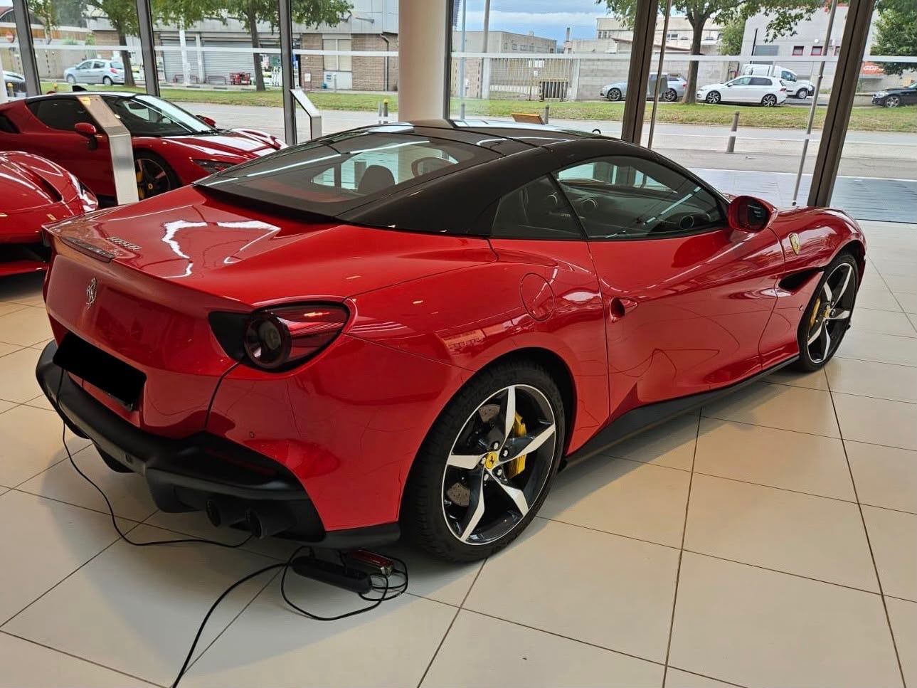 Ferrari Portofino M BI-COLOR imagem 3