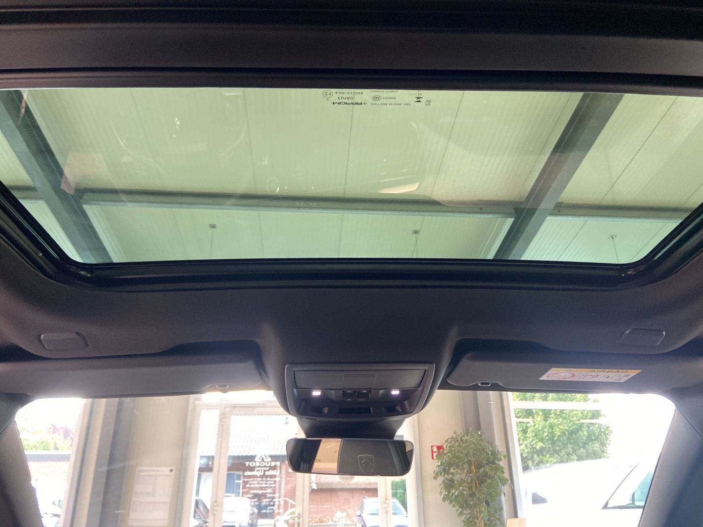Fahrzeugabbildung Peugeot 3008 GT Elektro 210 Navi Soundsystem ACC CarPlay