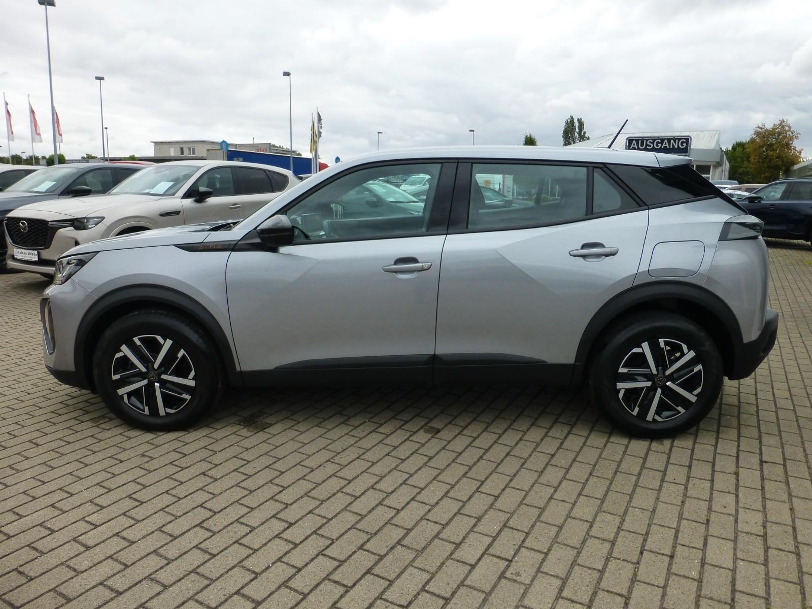 Peugeot 2008 Hybrid 136 Style *PDC, DAB, APPLE CAR PLAY*