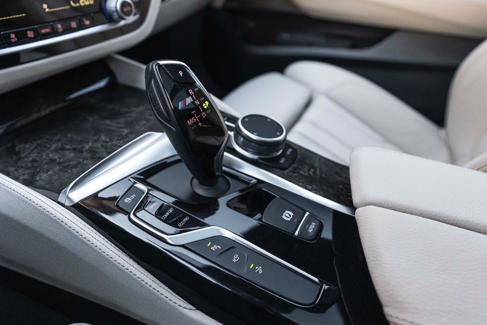 Fahrzeugabbildung BMW 640IX GT M-SPORT HUD 360° H&K LED CARPLAY PANO