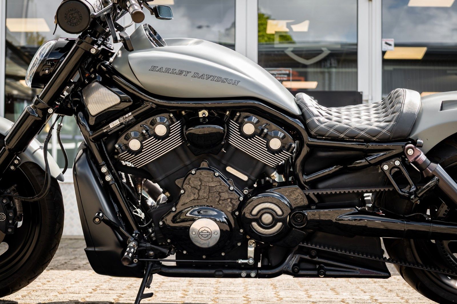 Fahrzeugabbildung Harley-Davidson VRSCDX Night Rod Special - Remus - Mini Ape