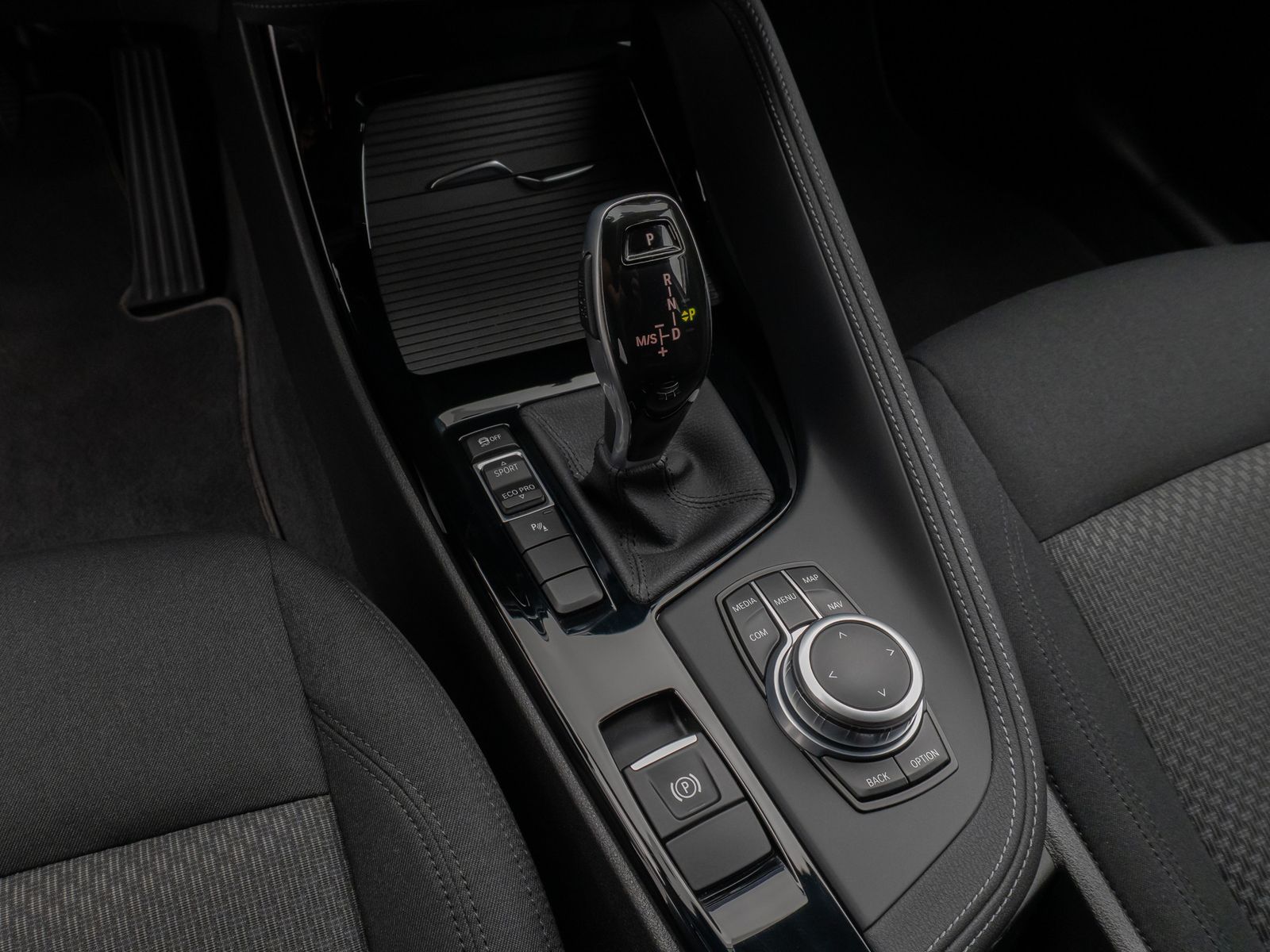 Fahrzeugabbildung BMW X2 sD20i Kamera DAB Komfort HiFi Navi LED Memory