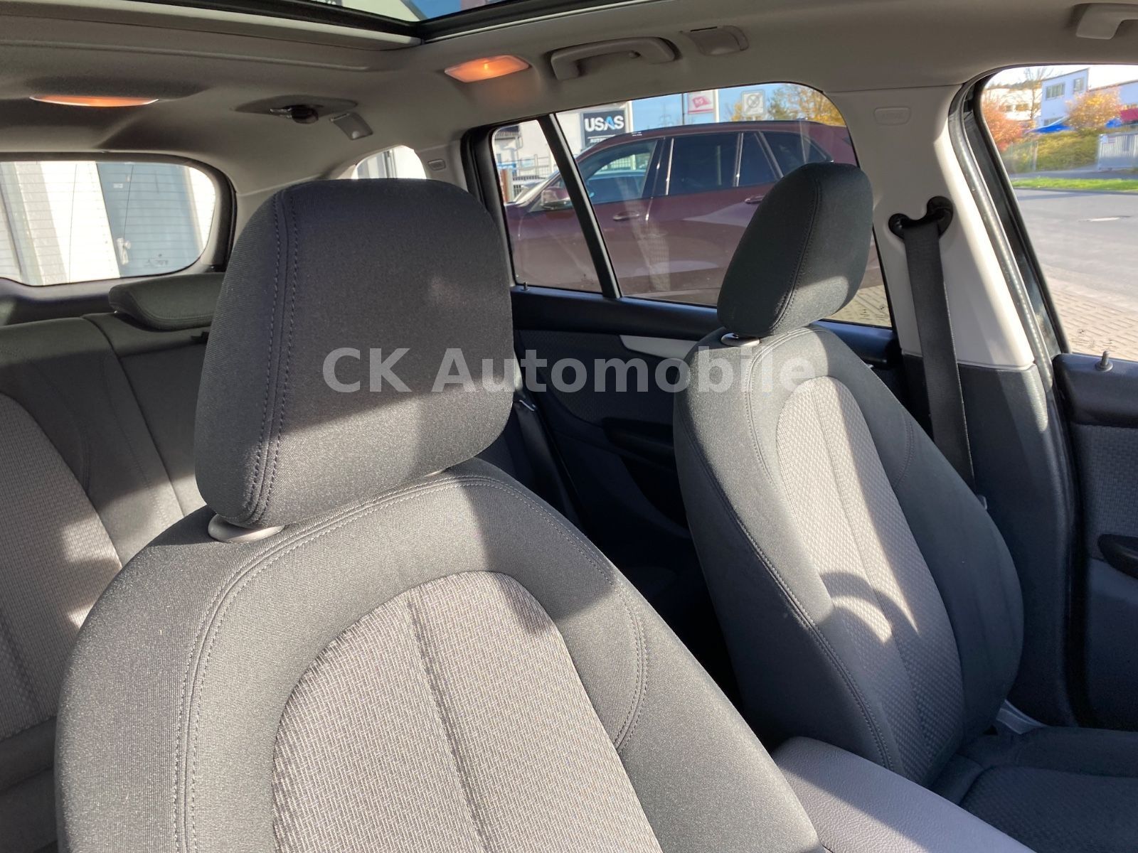 Fahrzeugabbildung BMW 218d Gran Tourer Advantage/Navi/Pano/LED/AHK