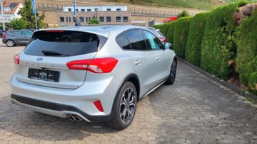 Fahrzeugabbildung Ford Focus Lim. Active