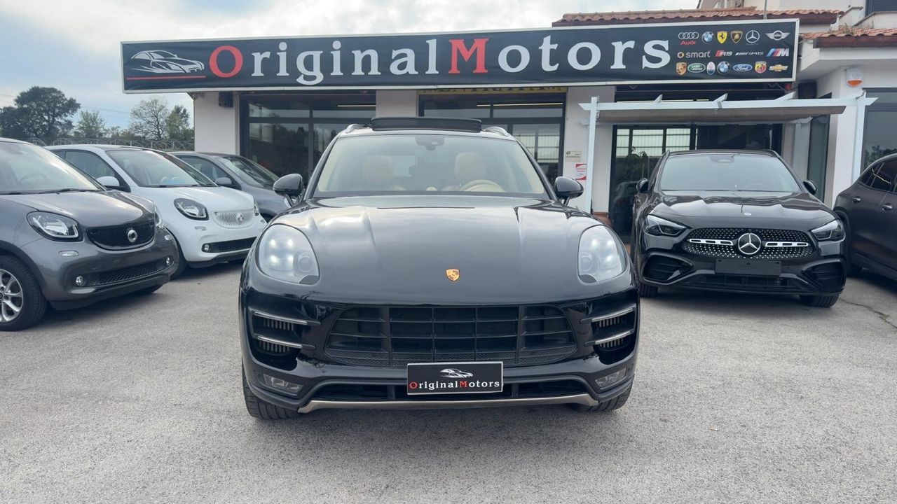PORSCHE Macan