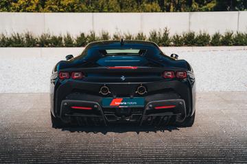 2021 Ferrari SF90 照片 9