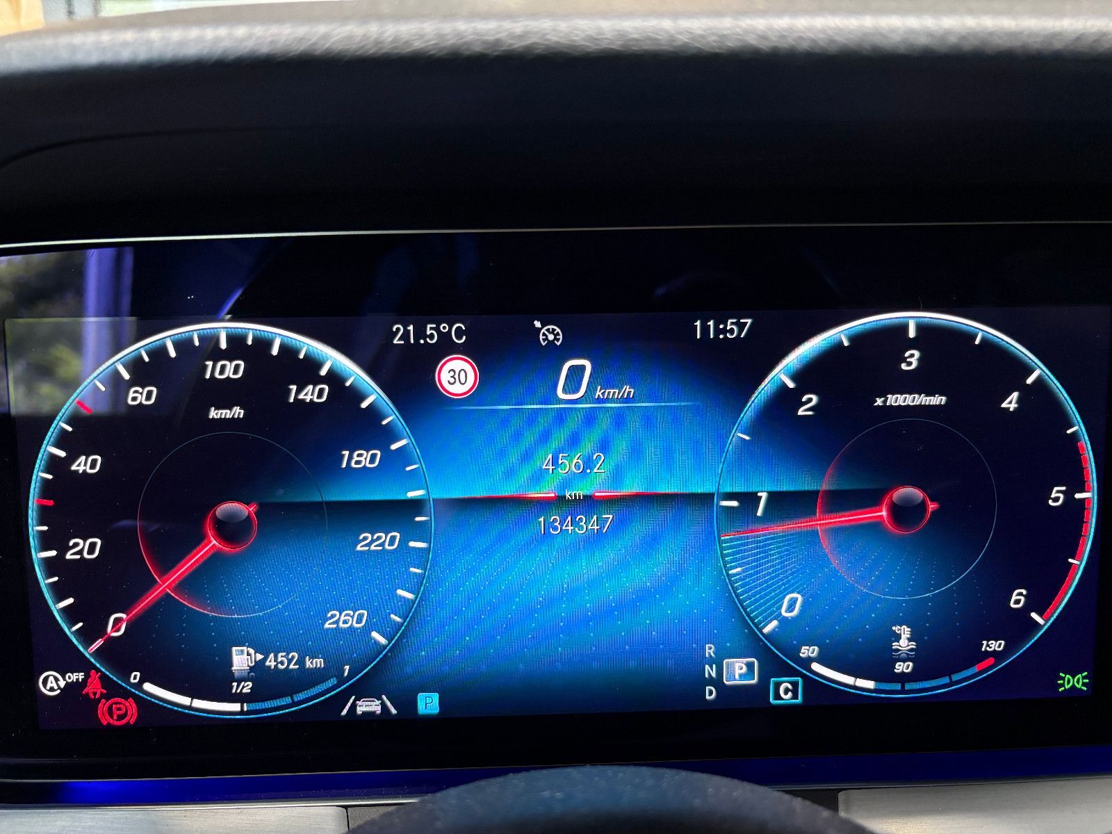 Fahrzeugabbildung Mercedes-Benz E 220 T-Modell d/NAVI/KAMERA/APPLE/AMBIENTE/ACC