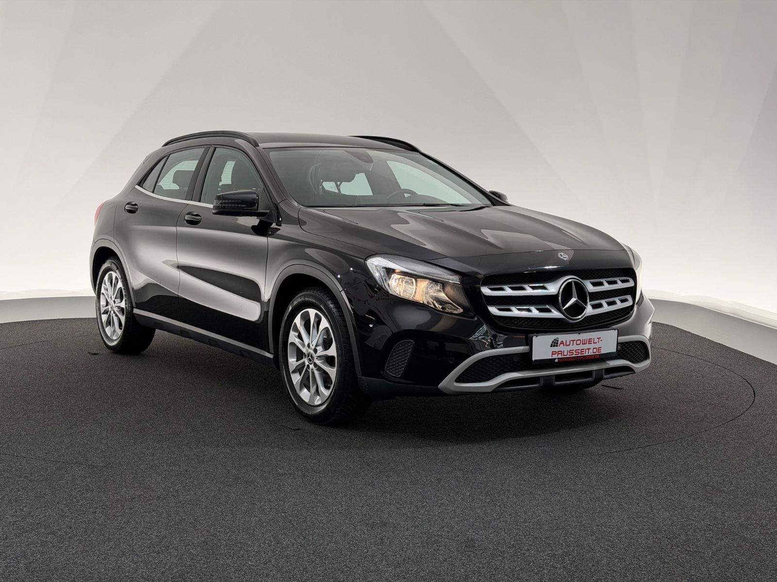 Gebrauchtwagen Mercedes-Benz GLA GLA 180*STYLE*TEMPOMAT-SITZHEIZUNG-AMBIENTE BEL. in Fulda