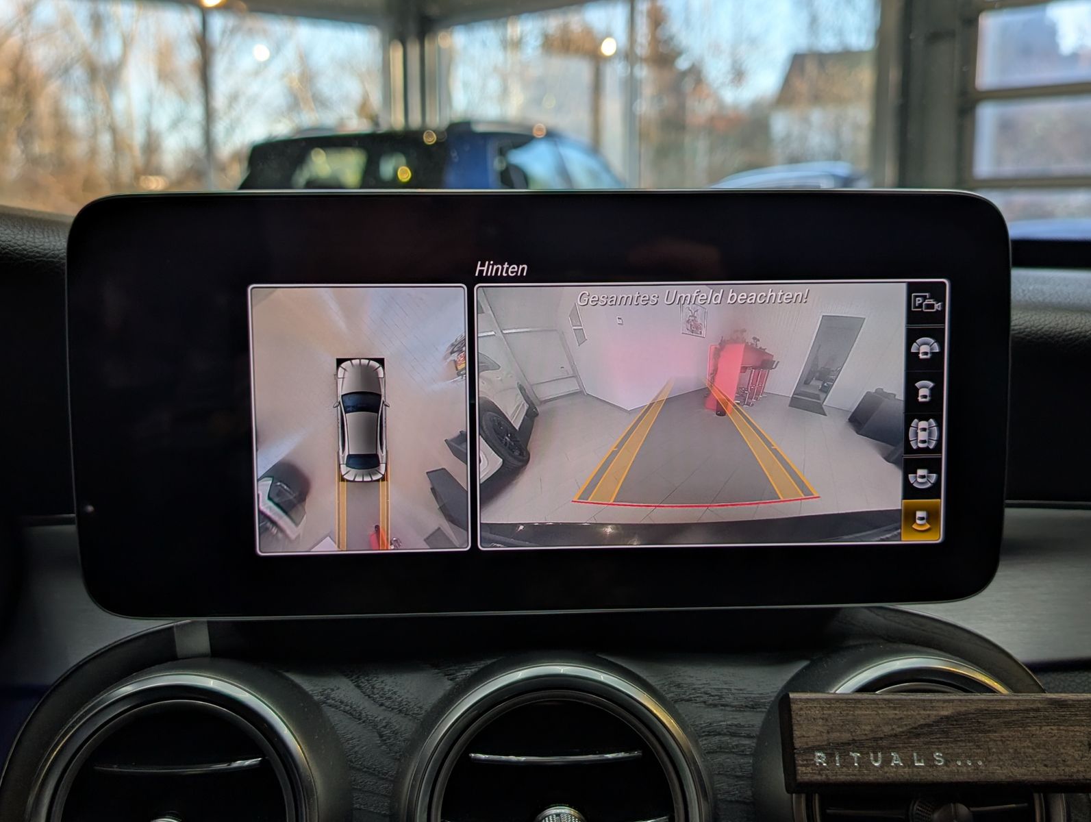 Fahrzeugabbildung Mercedes-Benz C 300 d 4M AMG-Line ACC Multibeam 360° Pano Voll