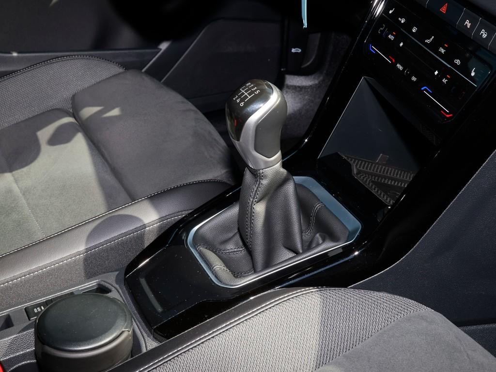 Volkswagen T-Roc 1.0 TSI R-Line *LED*Navi*Kamera*ergo-Activ, миниатюра 9