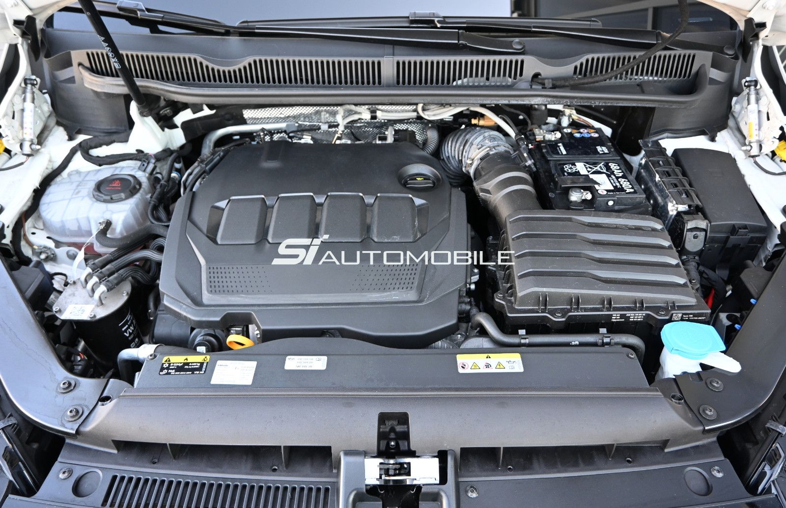 Fahrzeugabbildung Volkswagen Touran 2.0 TDI DSG °ACC°AHK°DYNAUDIO°7-SI°STHZ°