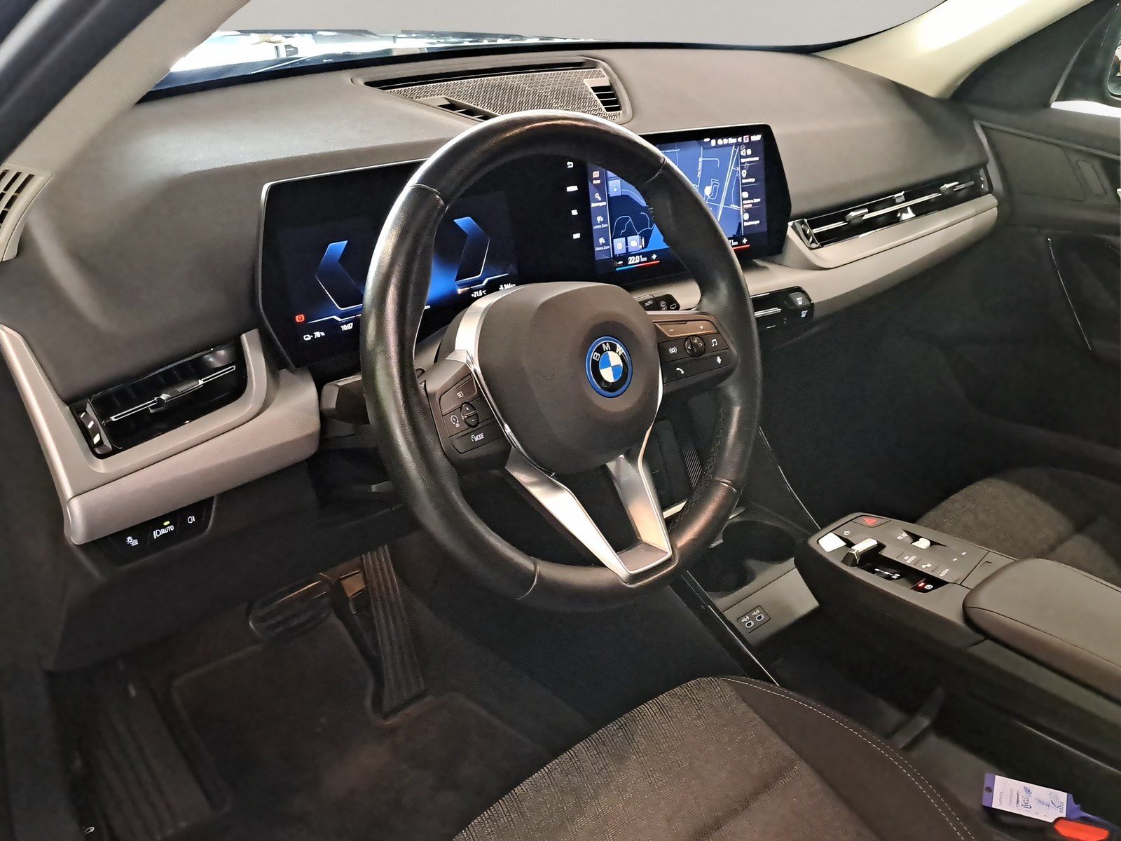 BMW iX1 xDrive30 AHK Kamera LED Sitzheizung foto 5