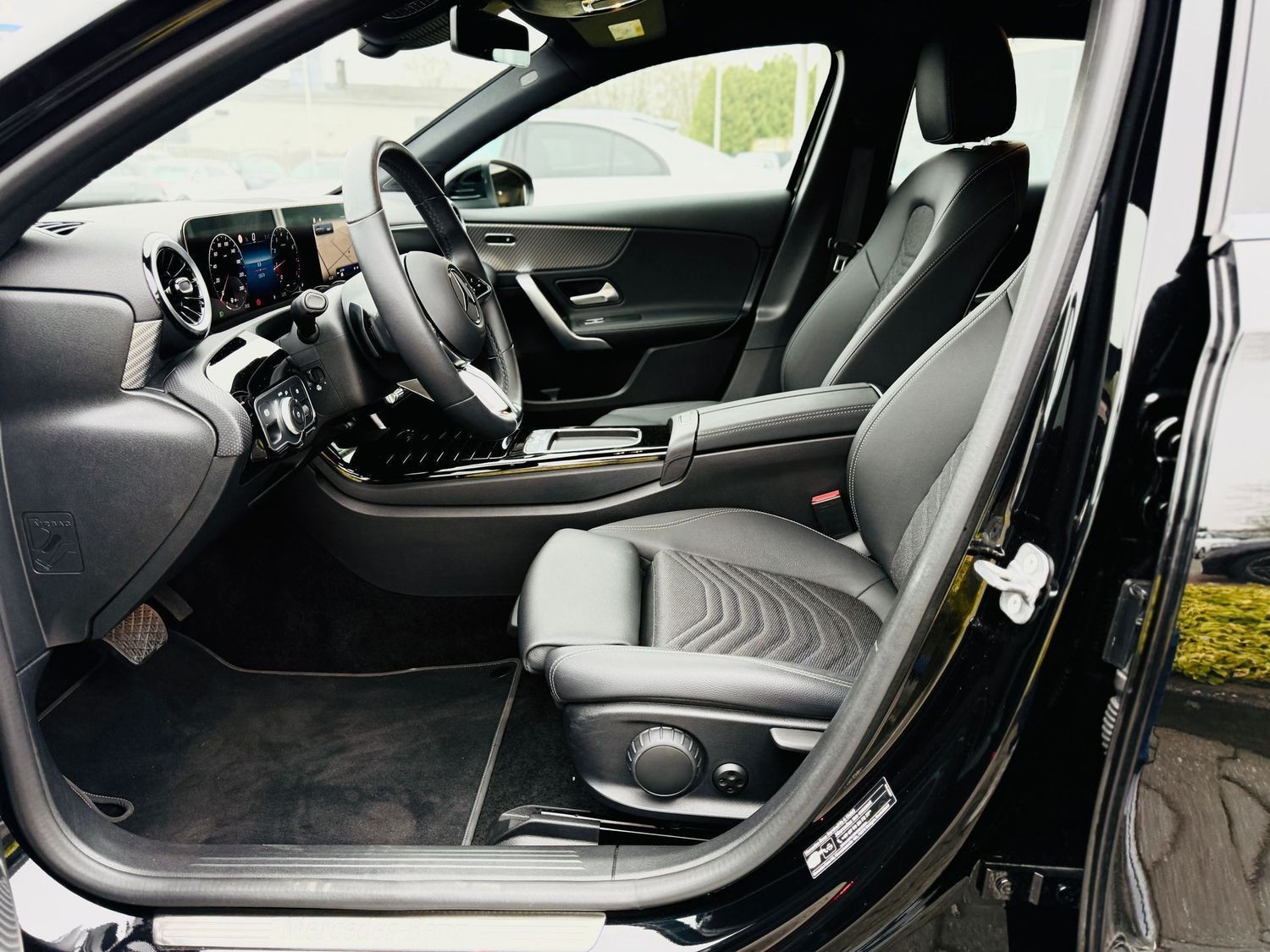 Fahrzeugabbildung Mercedes-Benz A 180 PROGRESSIVE Advanced, Autom, Winter, RFK,