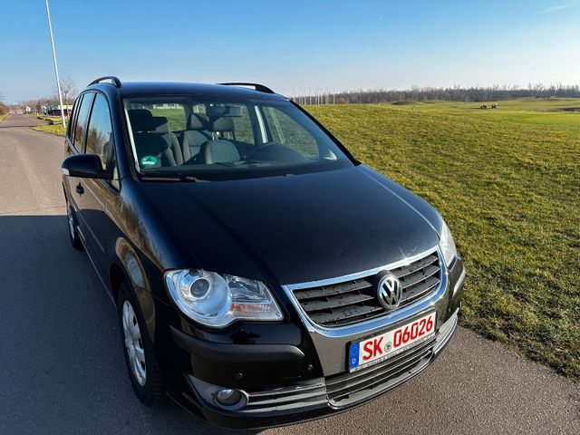 Volkswagen Touran Conceptline*TEMPOMAT*KLIMA*XENON*AHK*